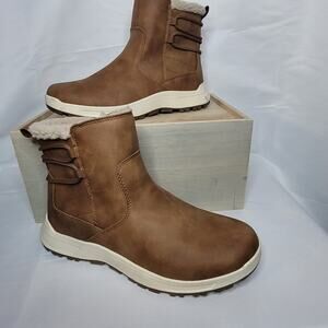 Eddie Bauer- NWOT- Women's fur Lined ankle boots- Brown- size 10